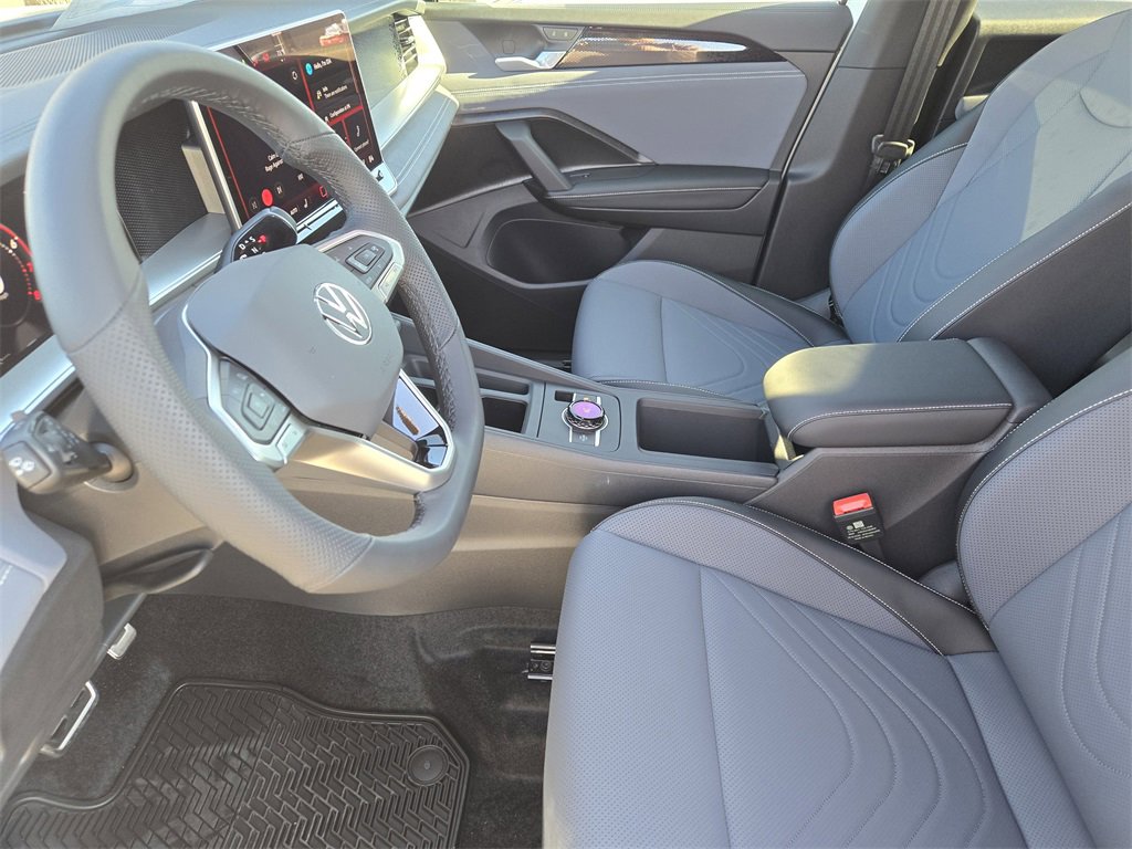 New 2026 Volkswagen Tiguan SE R-Line image 11