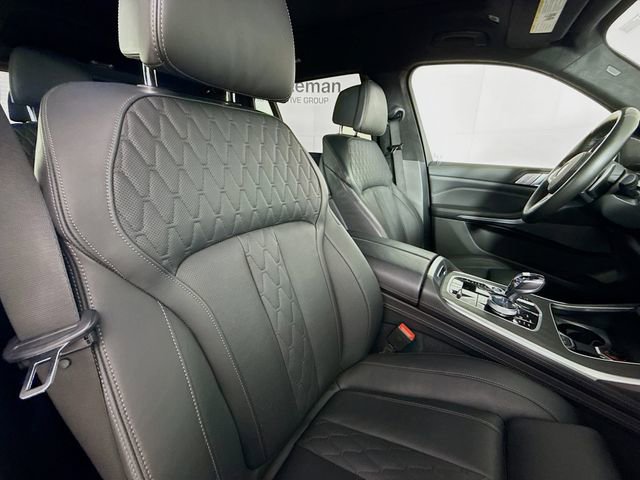 Used 2020 BMW X7 xDrive40i w/ M Sport Package AWD/4WD image 31