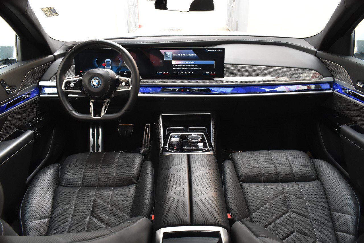 Used 2023 BMW i7 xDrive60 AWD/4WD image 26