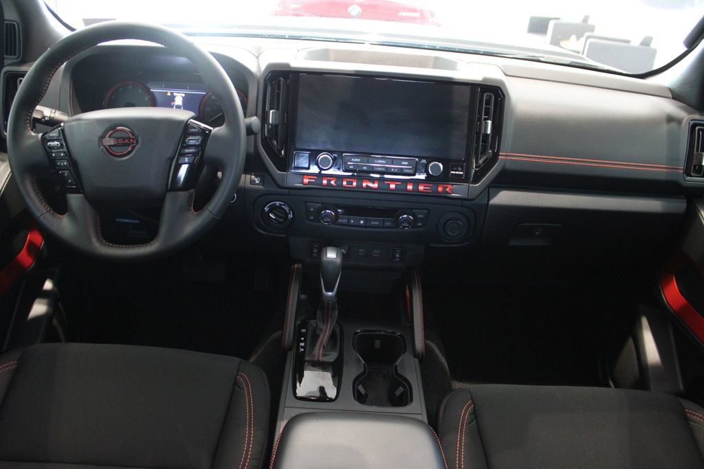 Used 2025 Nissan Frontier PRO-4X w/ Pro Convenience Package AWD/4WD image 7