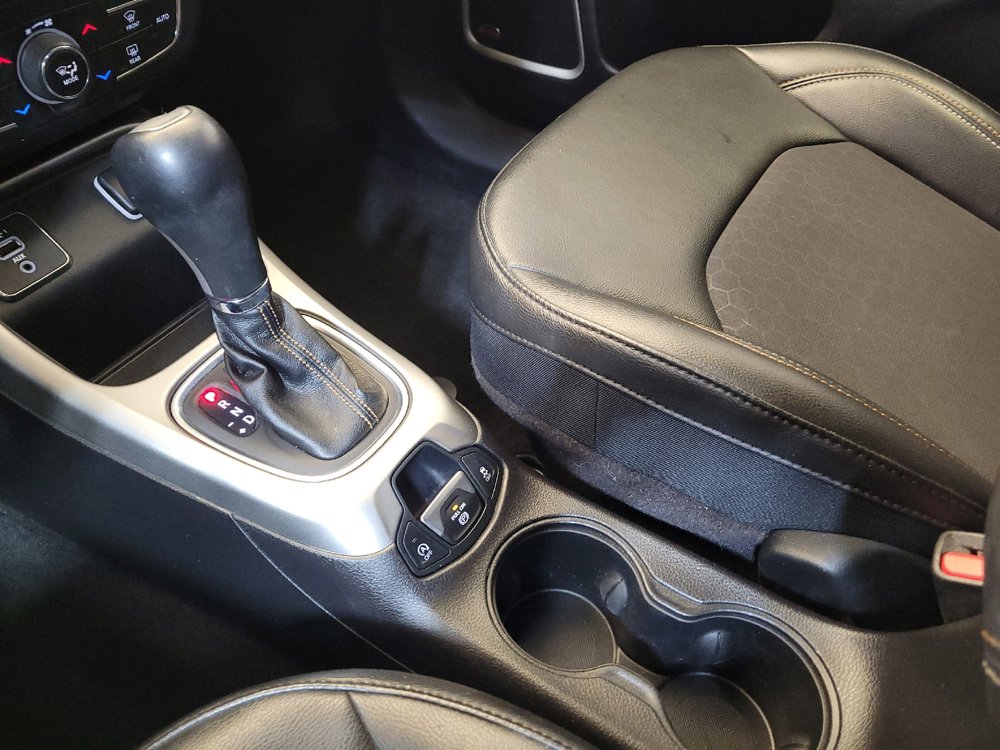 Used 2019 Jeep Compass Latitude w/ Popular Equipment Group FWD image 26