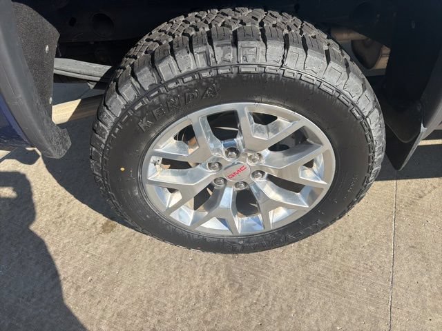 Used 2018 GMC Sierra 1500 SLT AWD/4WD image 9