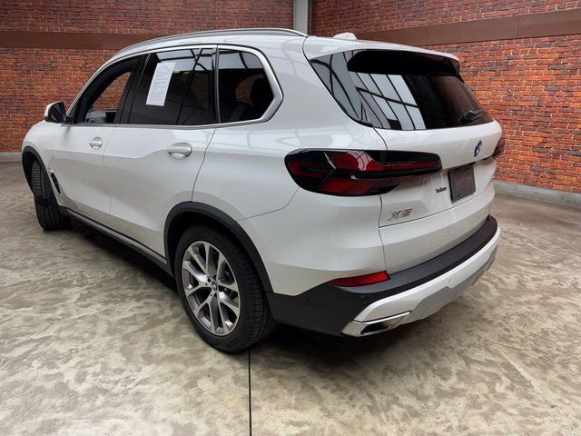 Certified 2024 BMW X5 xDrive40i w/ Premium Package image 3