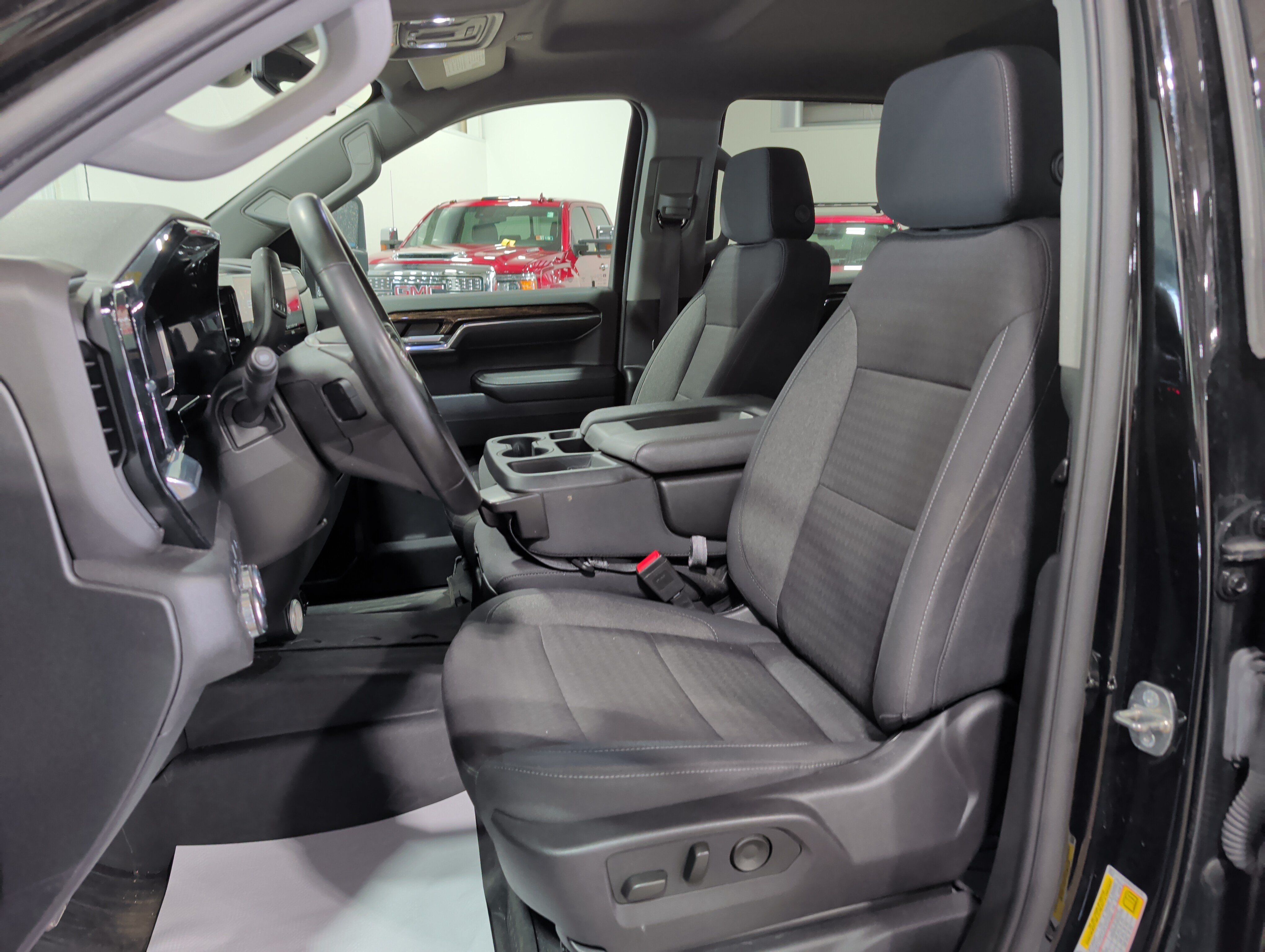 Used 2024 GMC Sierra 1500 SLE w/ Preferred Package AWD/4WD image 8