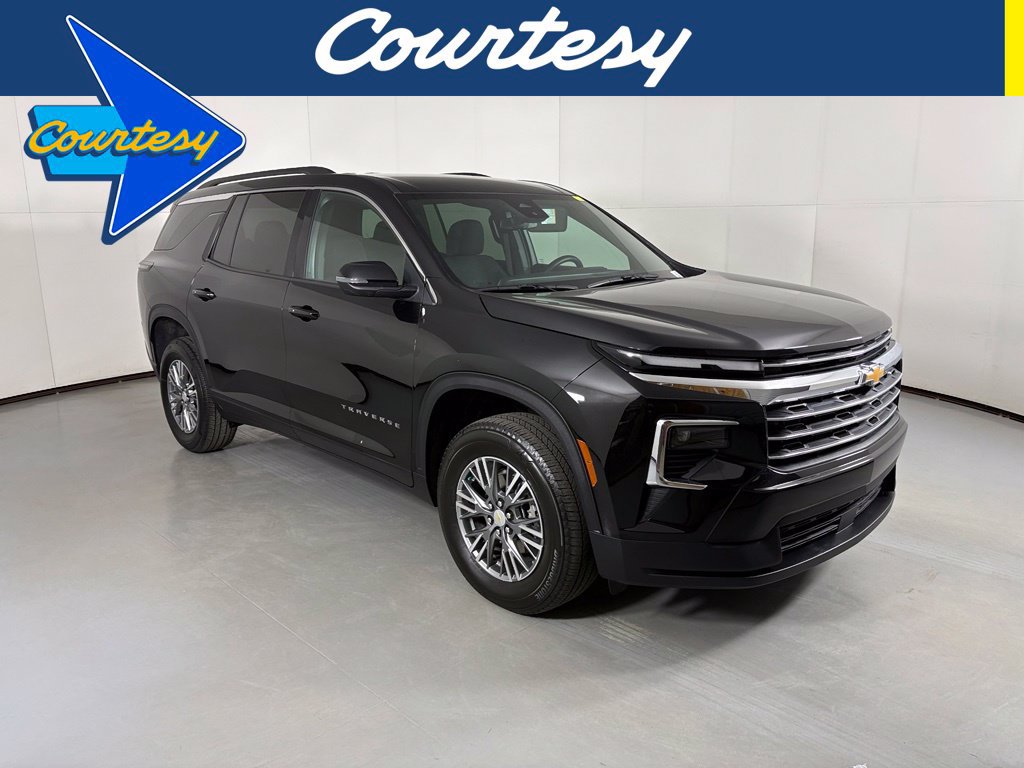 Used 2026 Chevrolet Traverse LT FWD image 1