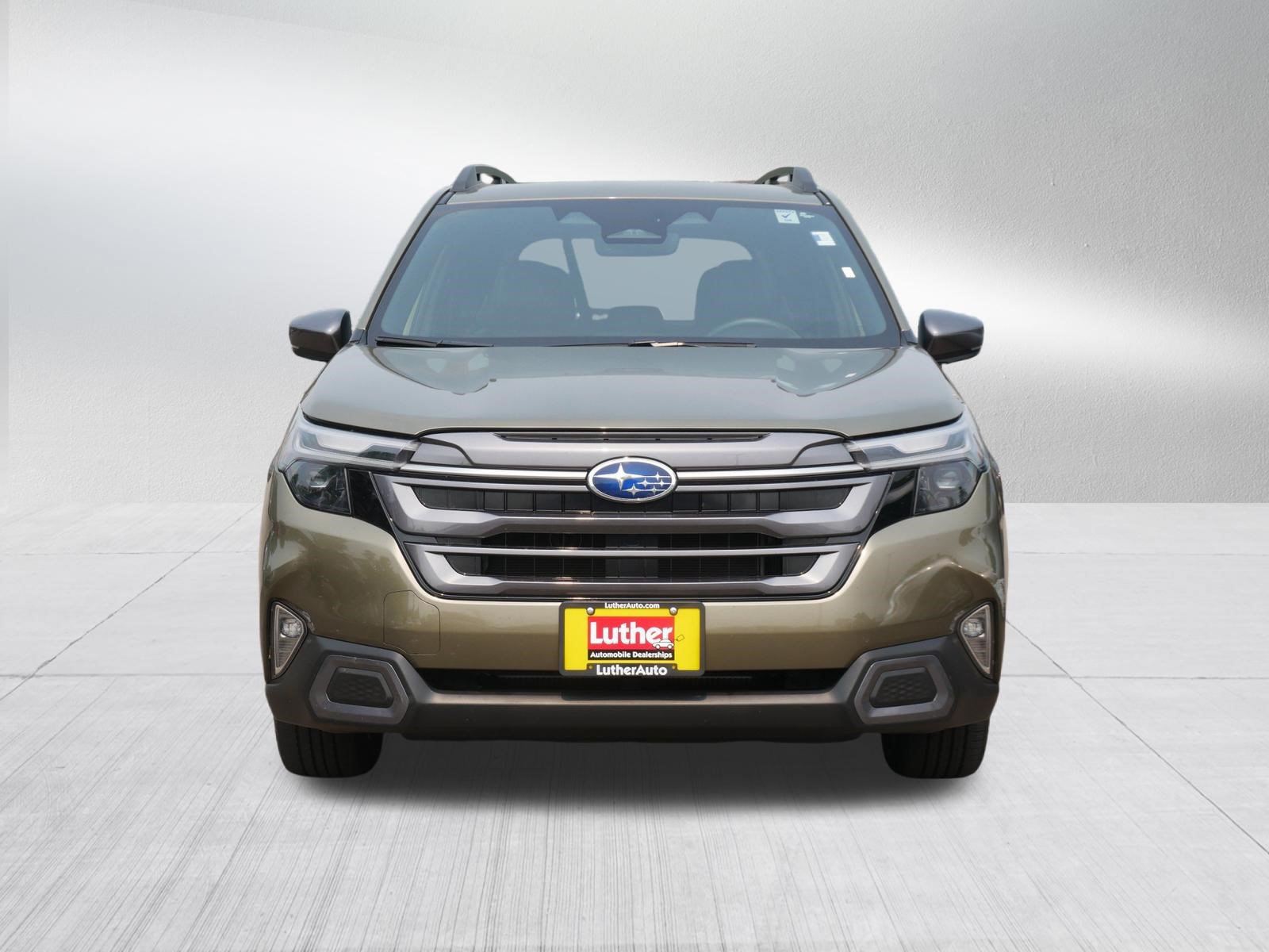 Used 2025 Subaru Forester Limited AWD/4WD image 2