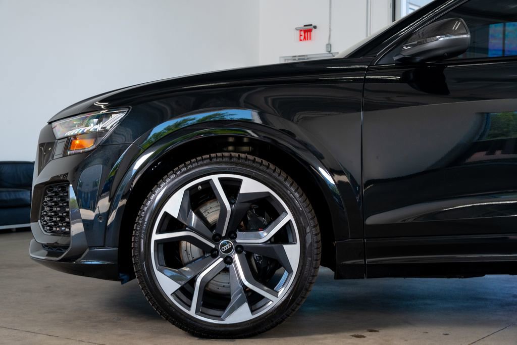 Used 2023 Audi RS Q8 AWD/4WD image 9