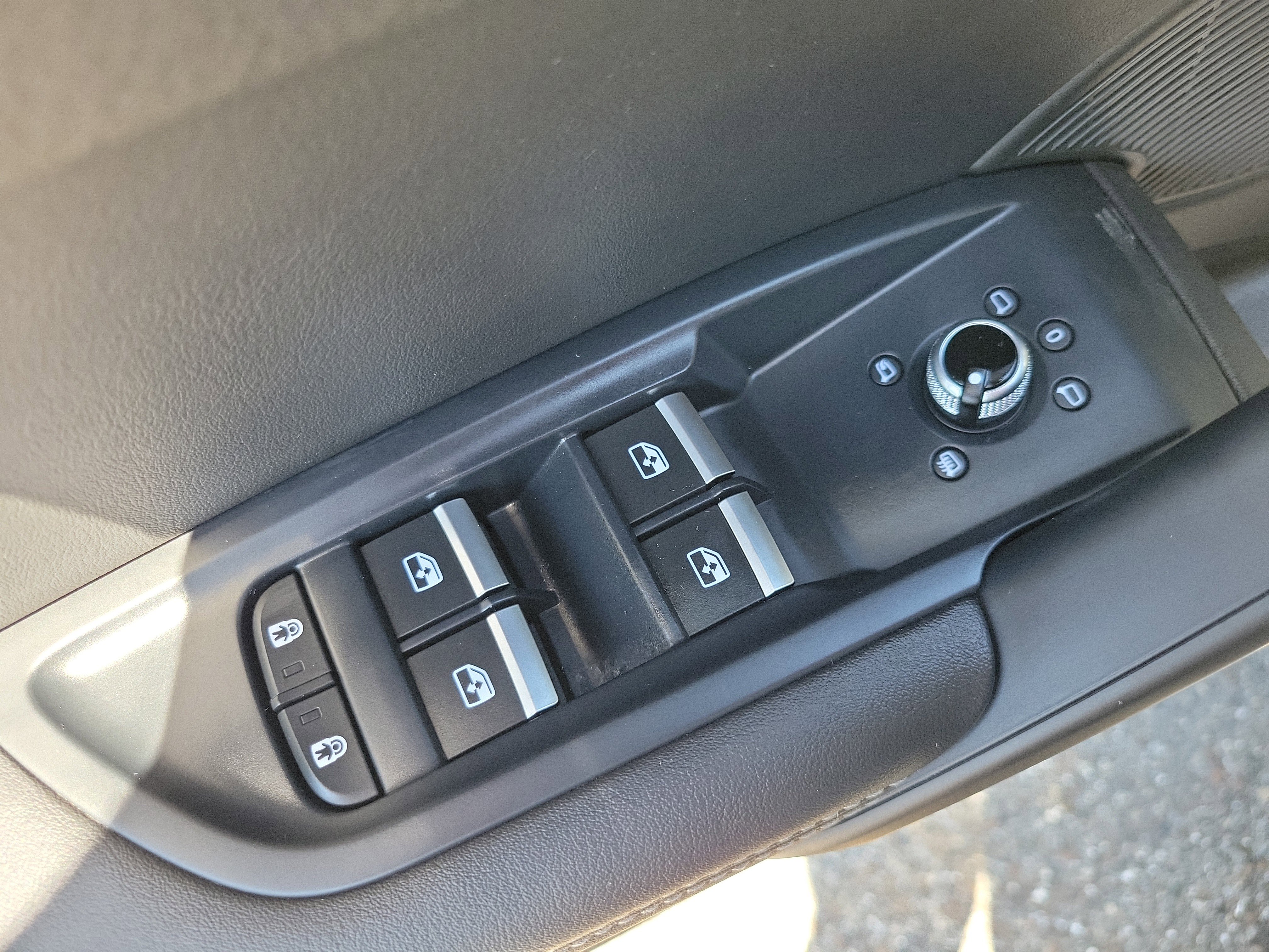 Certified 2023 Audi Q5 e Premium Plus image 17