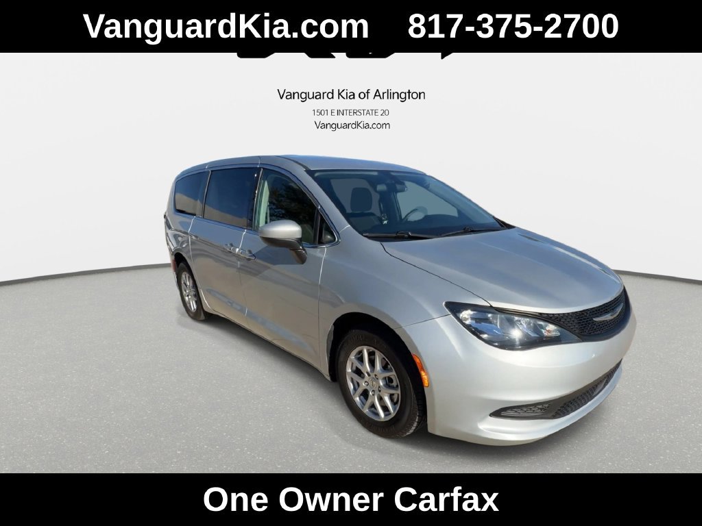 Used 2022 Chrysler Voyager LX FWD image 2