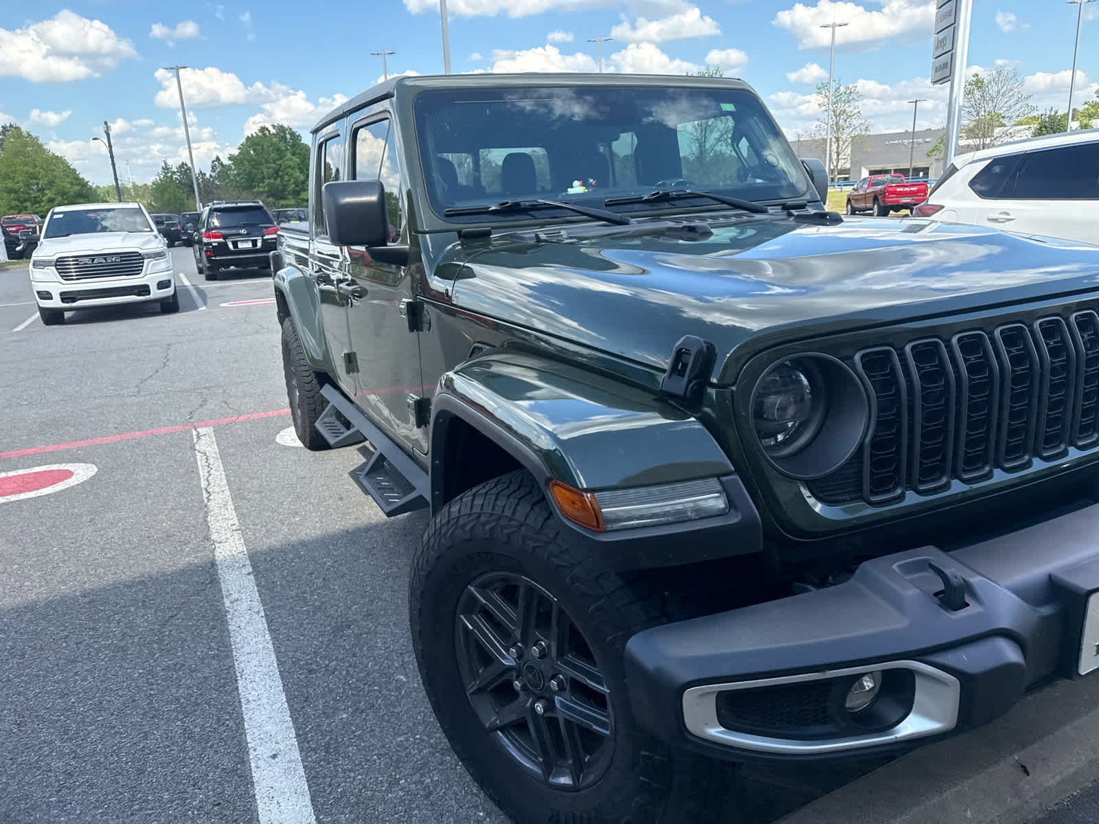Used 2024 Jeep Gladiator Sport image 2