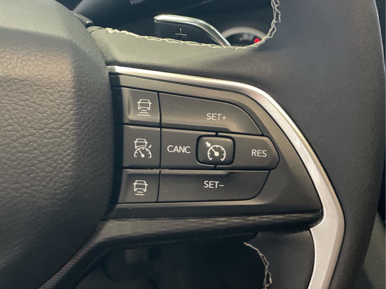 Used 2023 Jeep Grand Cherokee L Laredo AWD/4WD image 31