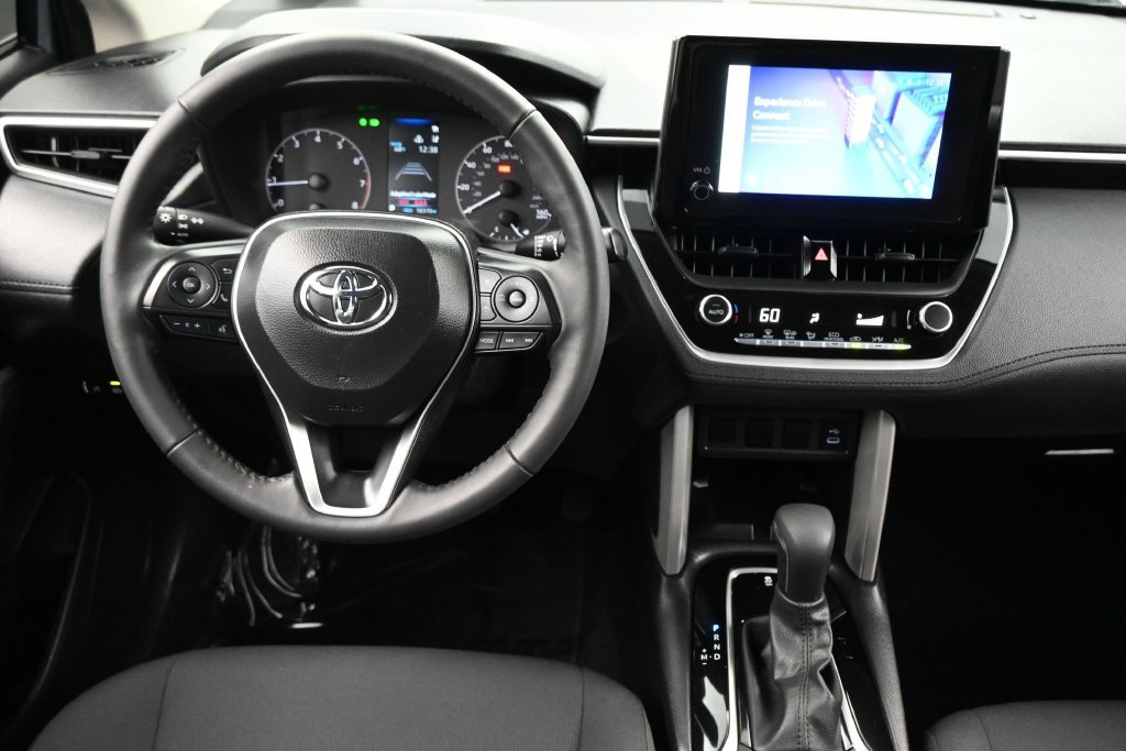 Used 2024 Toyota Corolla Cross LE w/ Moonroof Package FWD image 5