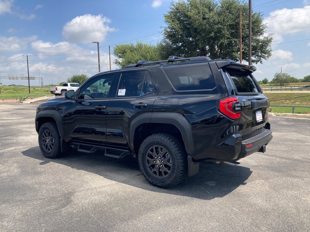 New 2026 Toyota 4Runner SR5 AWD/4WD image 7