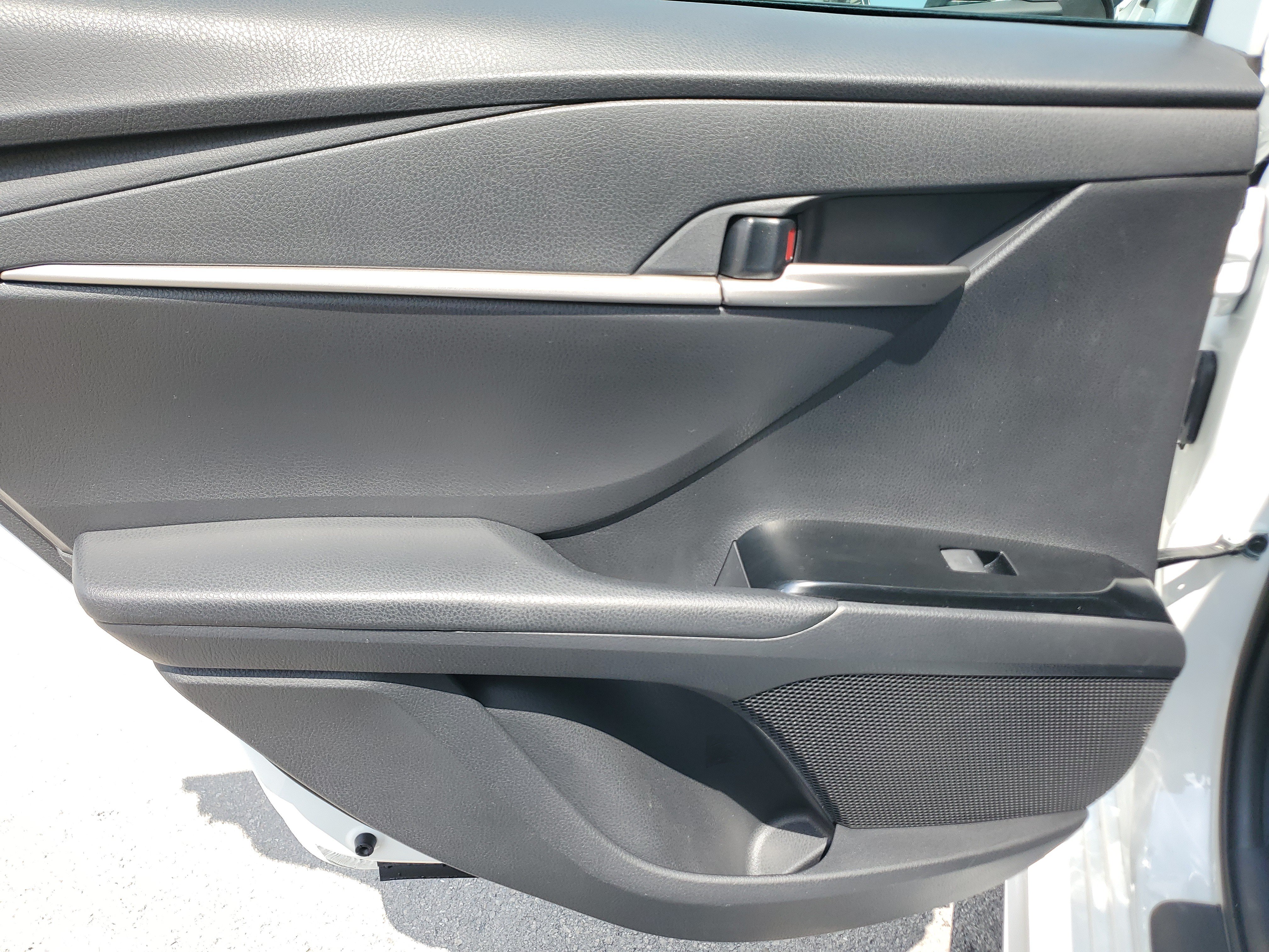 Used 2025 Toyota Camry SE FWD image 25
