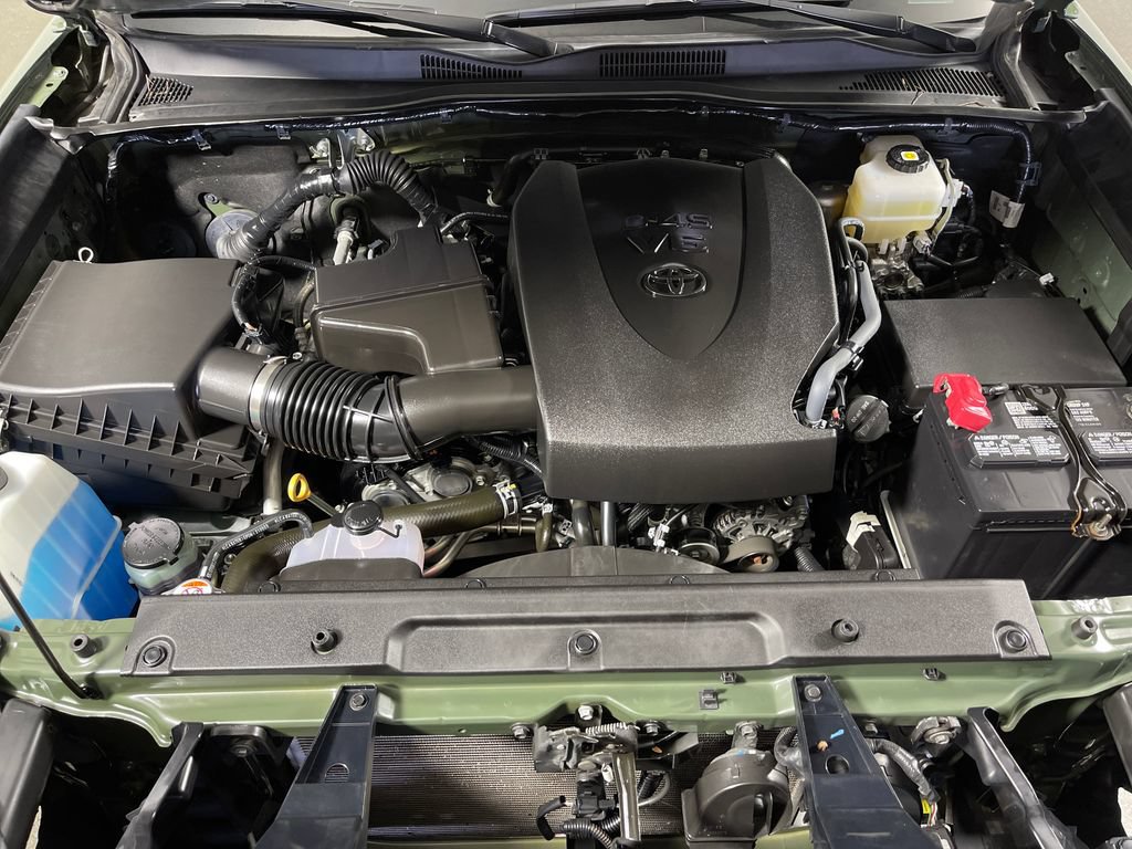 Certified 2022 Toyota Tacoma TRD Off-Road w/ TRD Premium Off Road Package AWD/4WD image 9