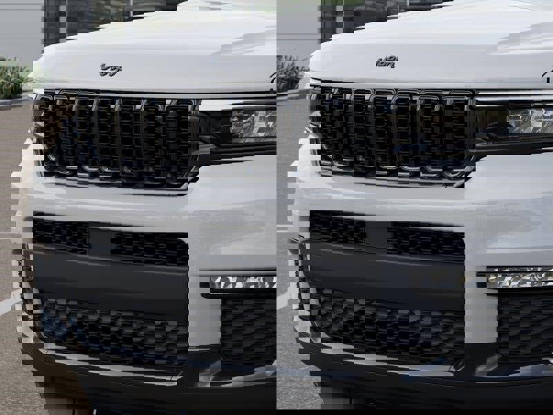 New 2025 Jeep Grand Cherokee L Limited w/ Black Appearance Package image 11