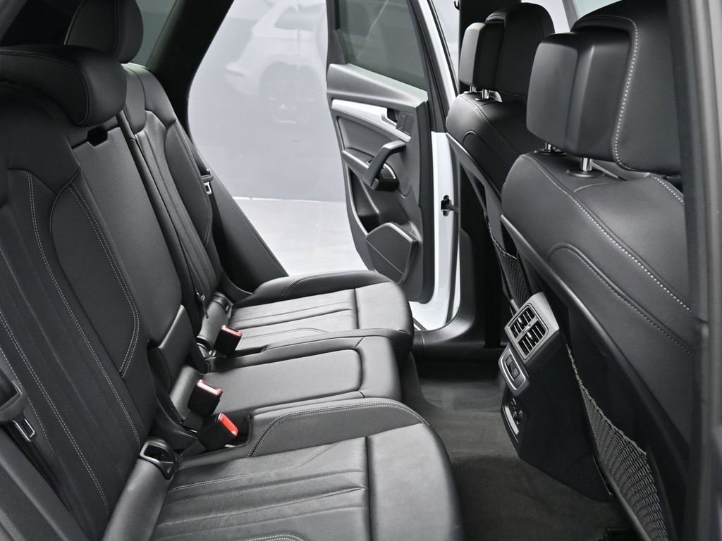 Used 2025 Audi Q5 2.0T Premium image 13