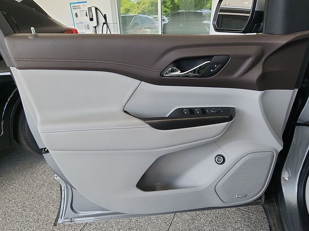 Certified 2023 GMC Acadia SLT w/ LPO, Floor Liner Package FWD image 22