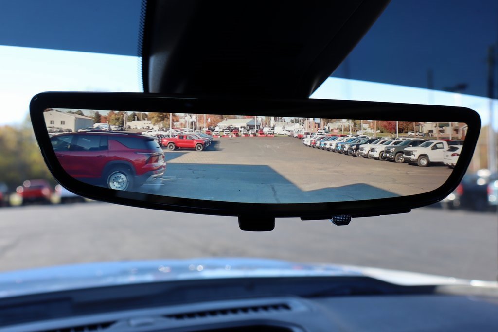 Used 2020 Chevrolet Silverado 1500 High Country w/ Technology Package image 16