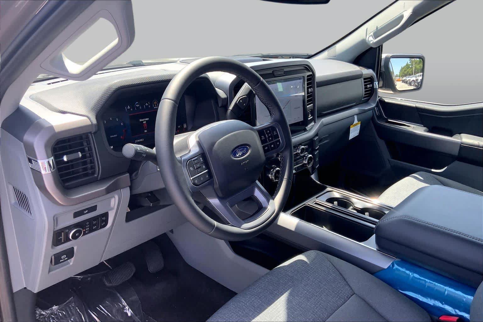 New 2026 Ford F150 XLT w/ Equipment Group 302A MID AWD/4WD image 8