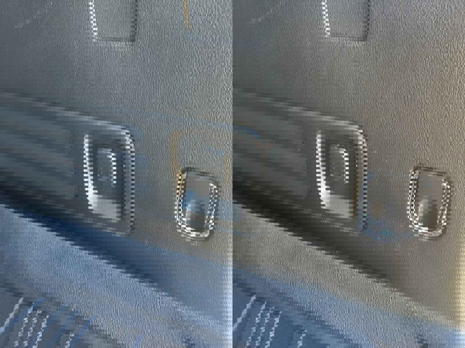 Used 2023 Chevrolet Traverse LT w/ Rear Camera Mirror Package image 26