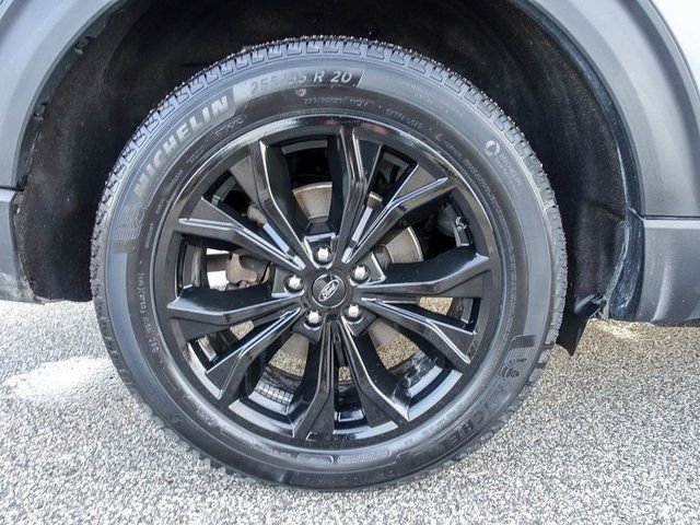 Used 2023 Ford Explorer XLT w/ Equipment Group 202A image 9