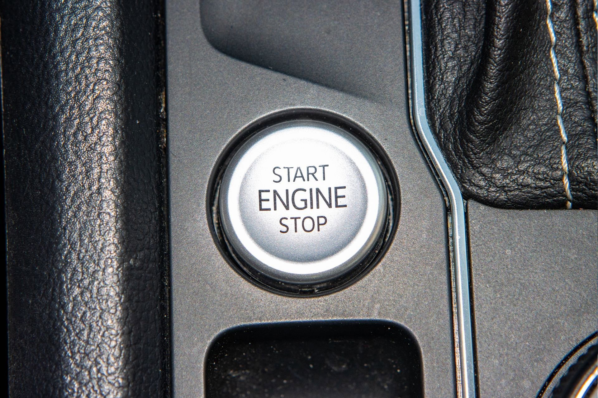 Used 2022 Volkswagen Atlas SEL Premium image 32