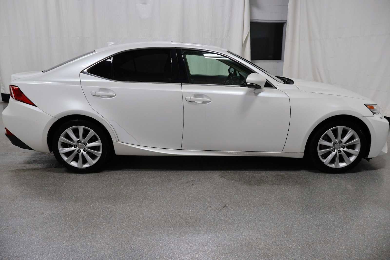 Used 2016 Lexus IS 300 AWD w/ Premium Package image 10