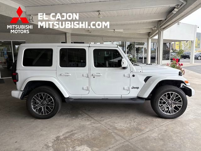 Used 2023 Jeep Wrangler Unlimited Sahara AWD/4WD image 2