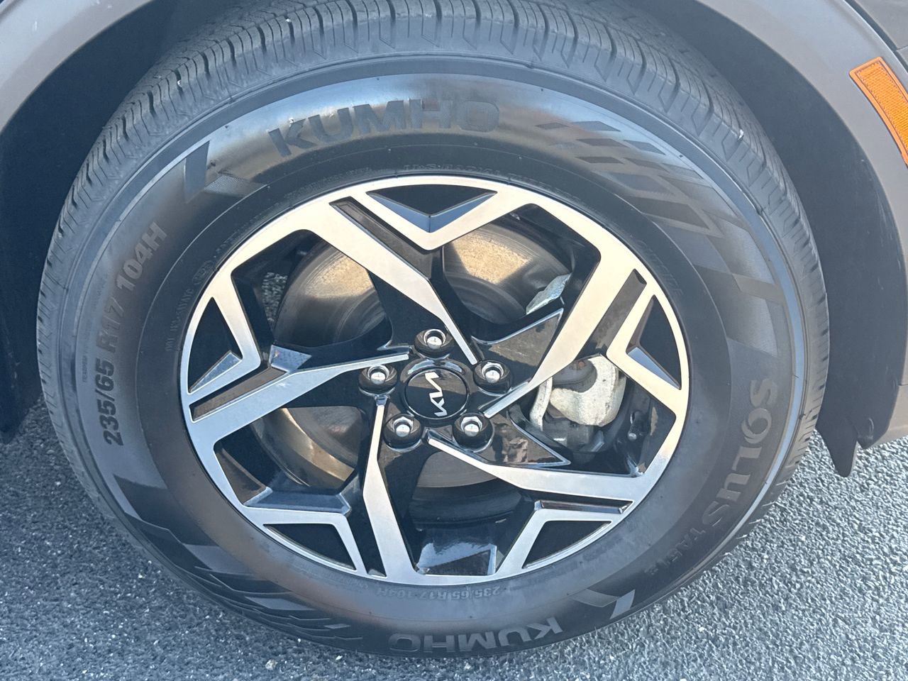 Used 2024 Kia Sportage LX image 9