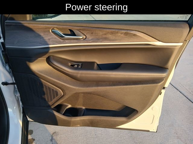 New 2025 Jeep Grand Cherokee Limited image 16