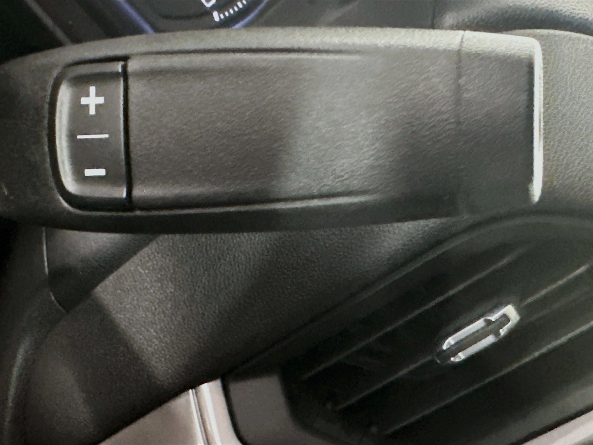 Used 2023 Chevrolet Silverado 1500 Custom image 21