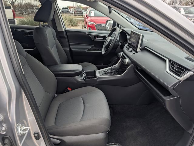Used 2025 Toyota RAV4 XLE image 30