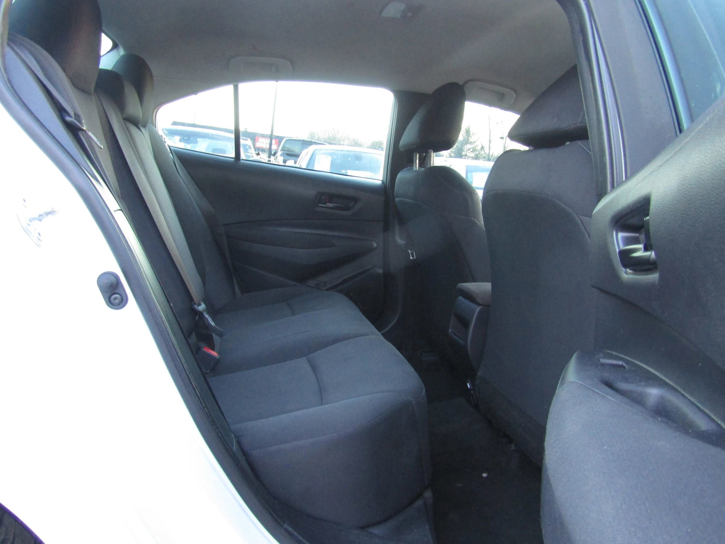 Used 2022 Toyota Corolla LE image 12