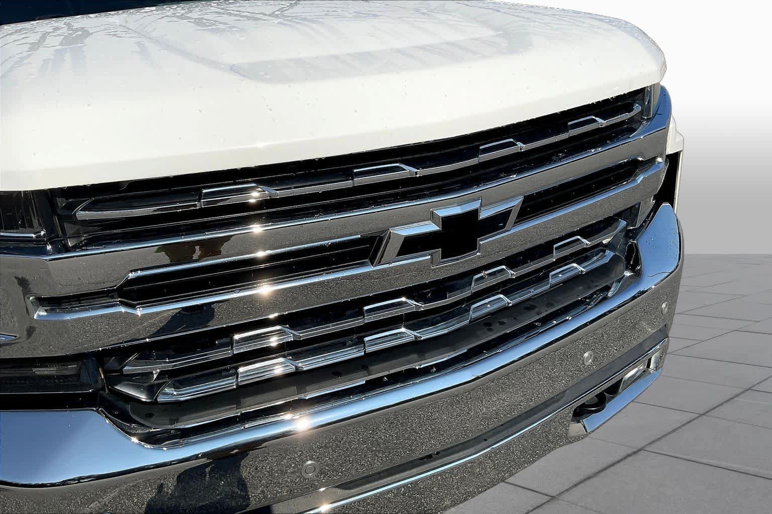 Used 2020 Chevrolet Silverado 1500 LTZ w/ LTZ Plus Package AWD/4WD image 29