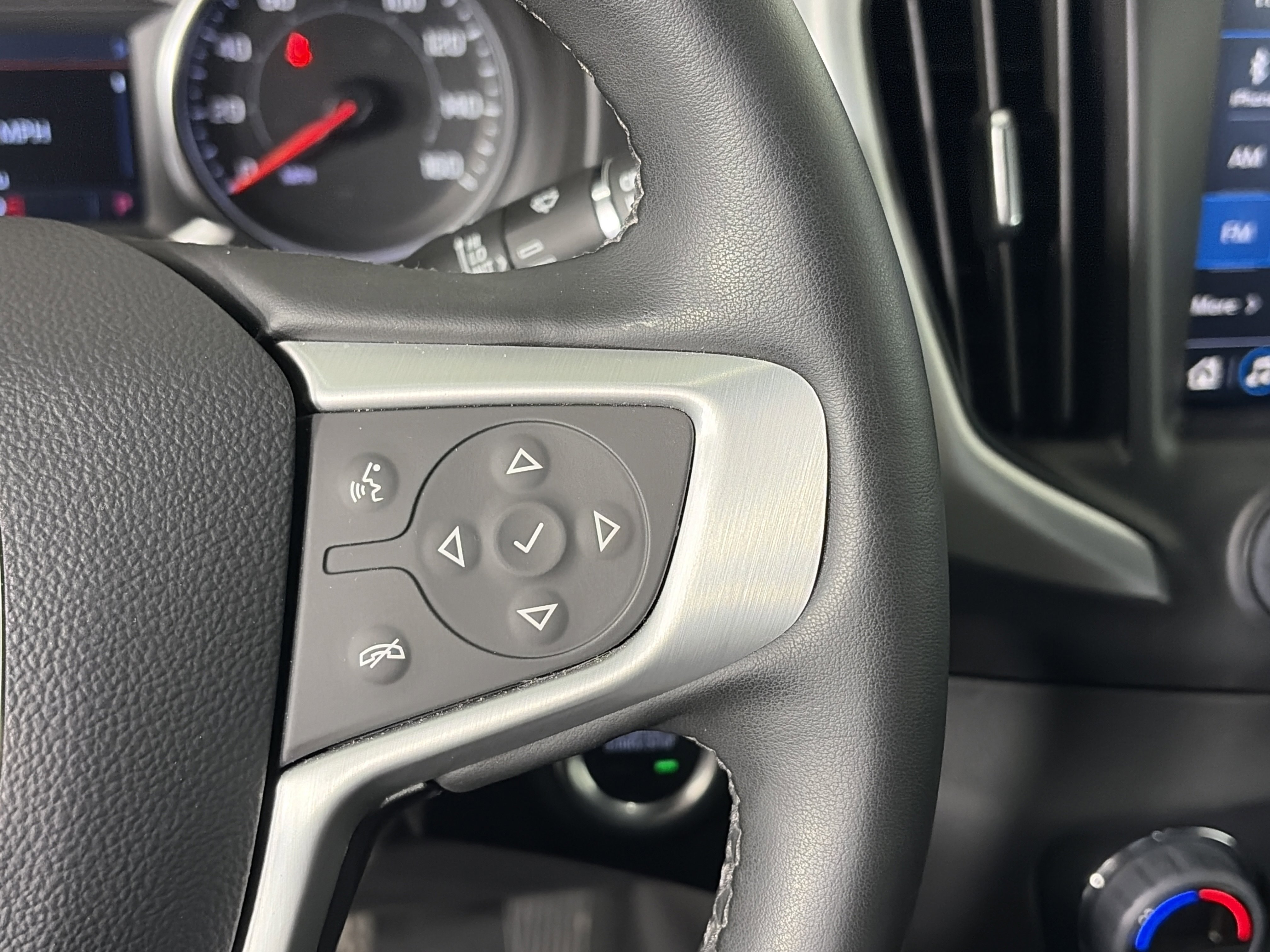 Certified 2024 GMC Terrain SLT w/ Infotainment Package II AWD/4WD image 32