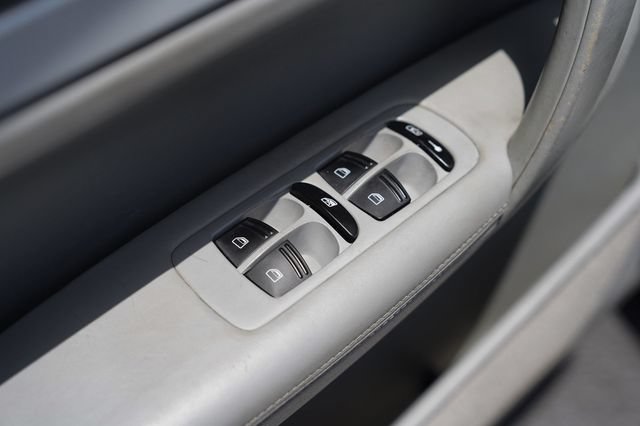 Used 2005 Porsche Cayenne Turbo AWD/4WD image 38