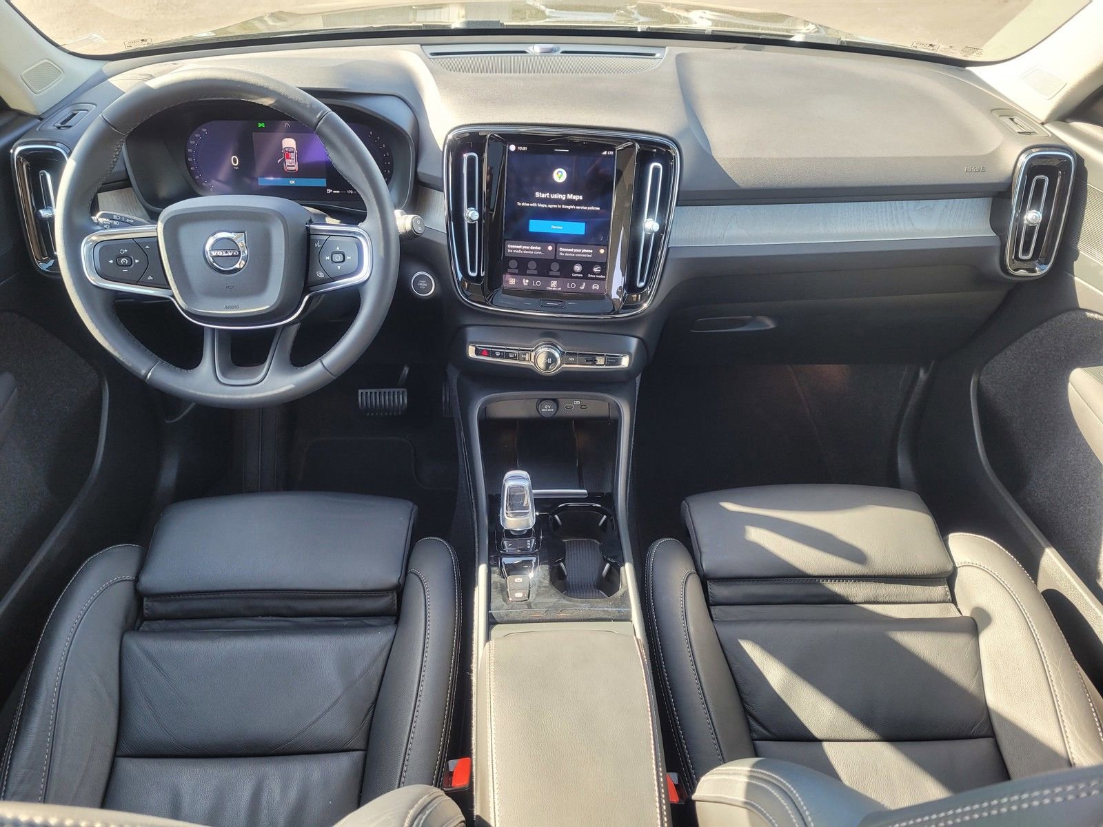 Certified 2023 Volvo XC40 B5 Plus w/ Protection Package Premier image 23