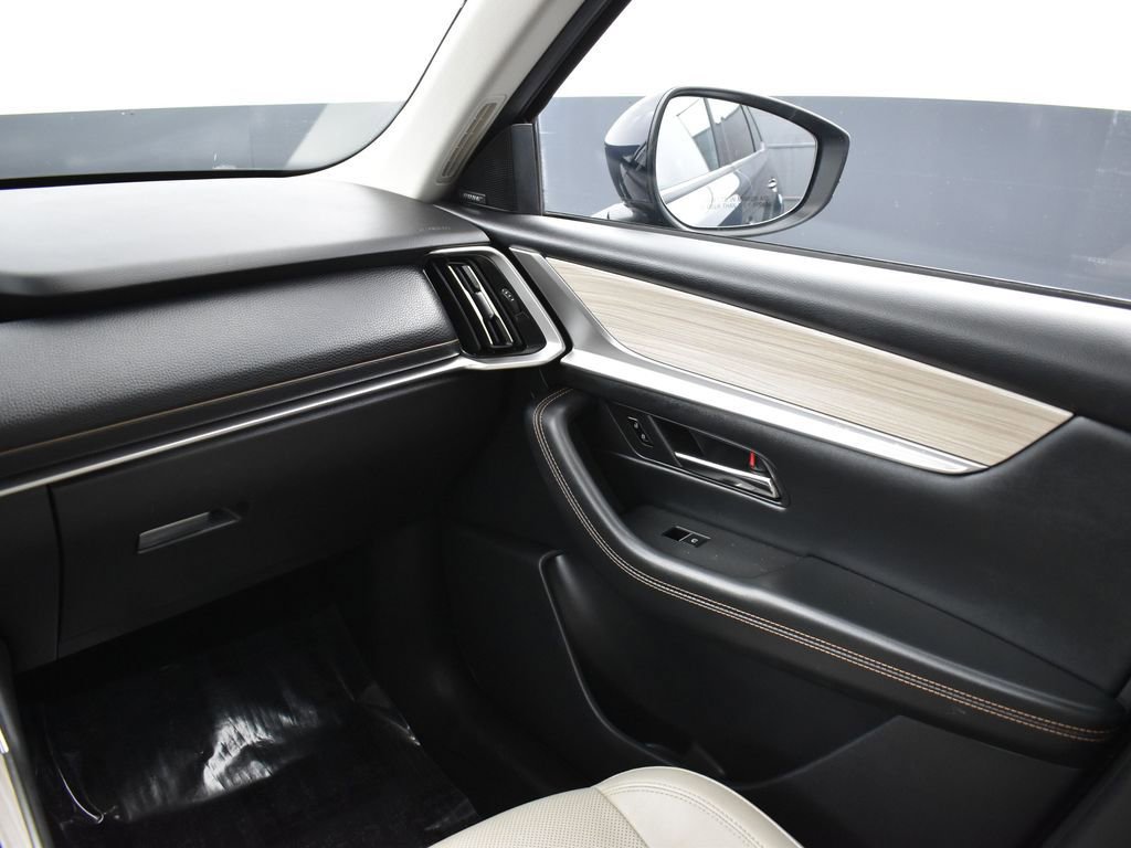 Used 2024 MAZDA CX-90 Plug-In Hybrid w/ Premium Pkg image 17