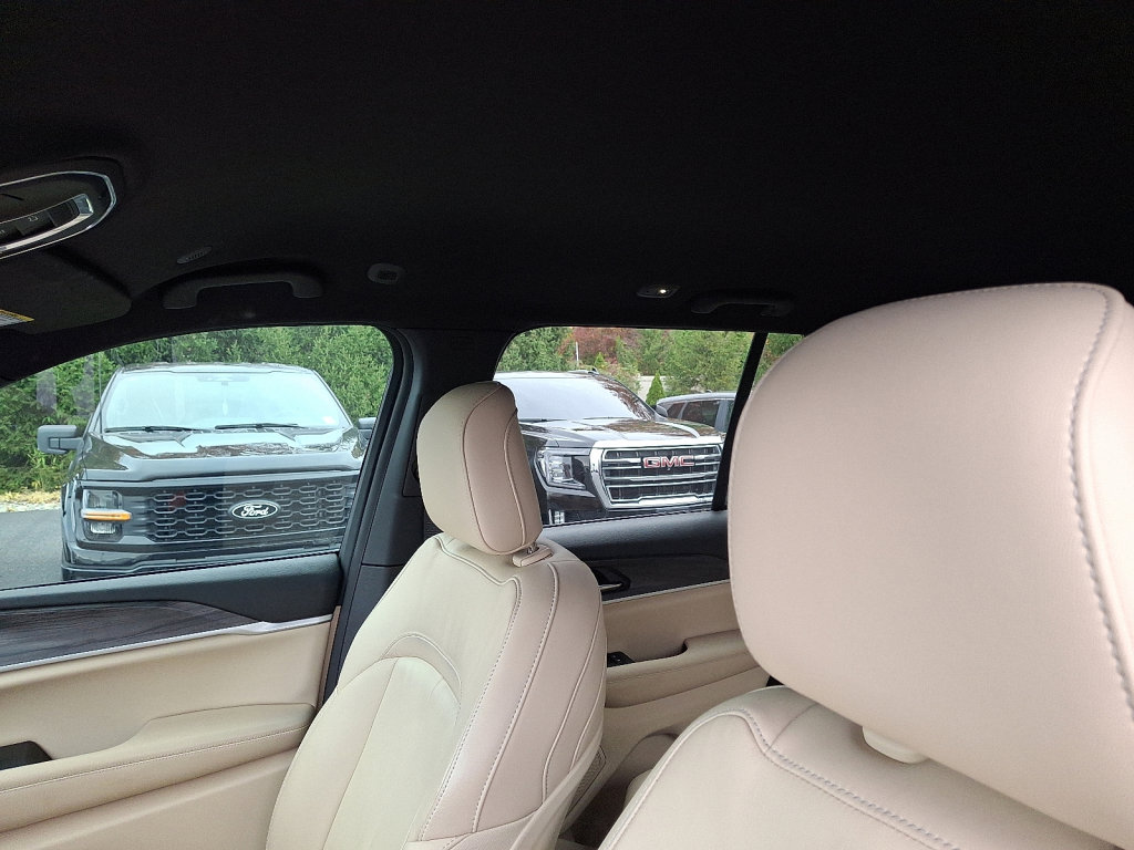 Used 2023 Jeep Grand Cherokee Limited w/ Trailer Tow Prep Group (B) image 24