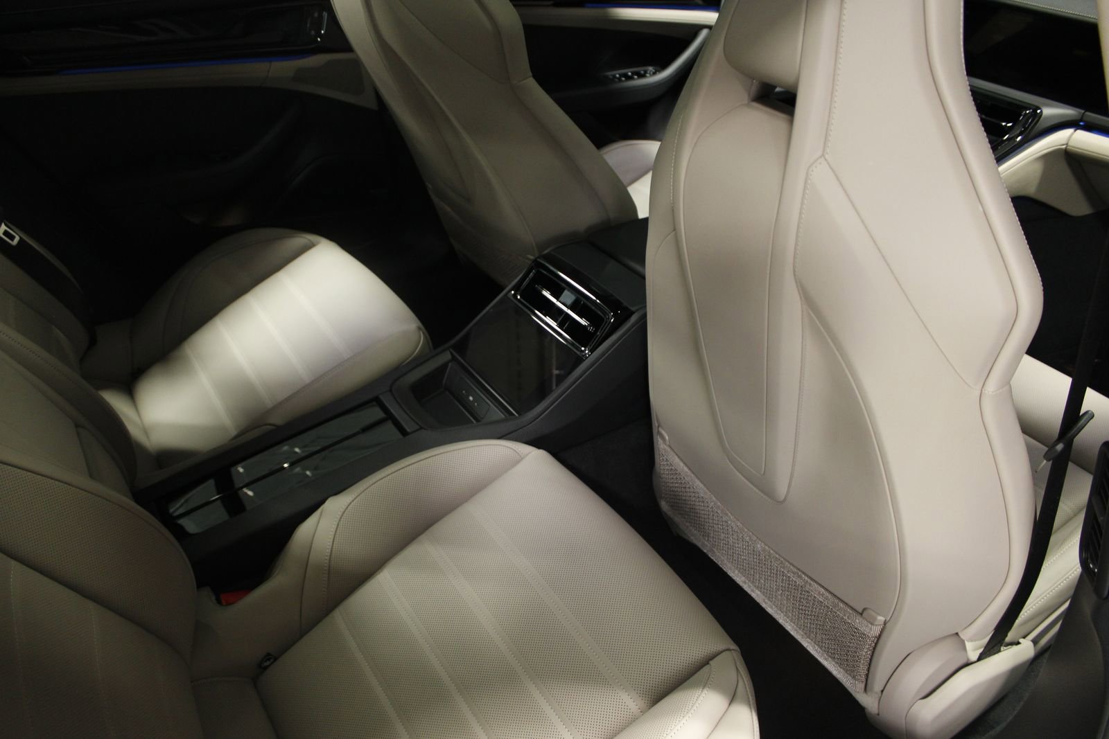 Used 2025 Porsche Panamera 4 image 45