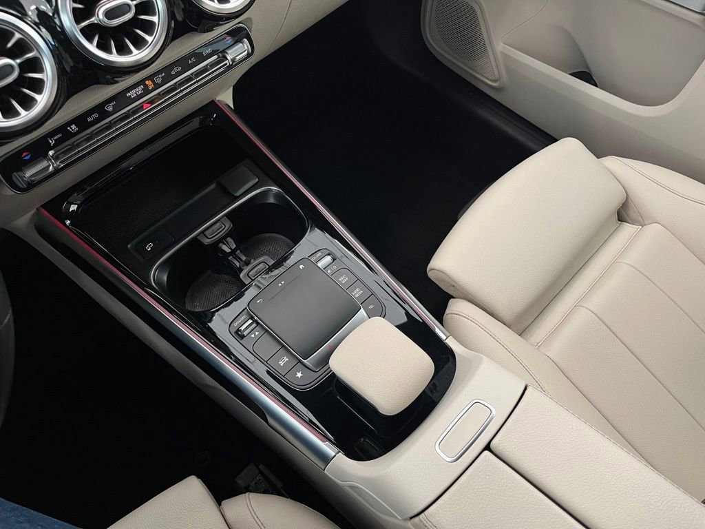 Used 2021 Mercedes-Benz GLB 250 4MATIC image 26