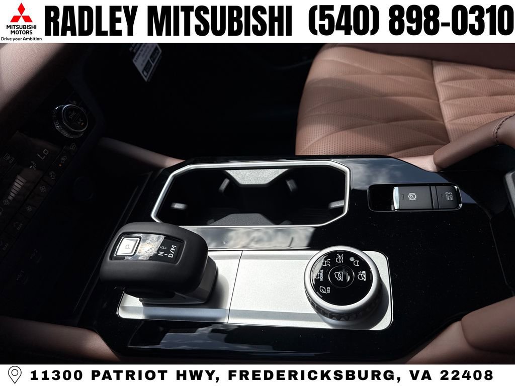 New 2026 Mitsubishi Outlander AWD image 11