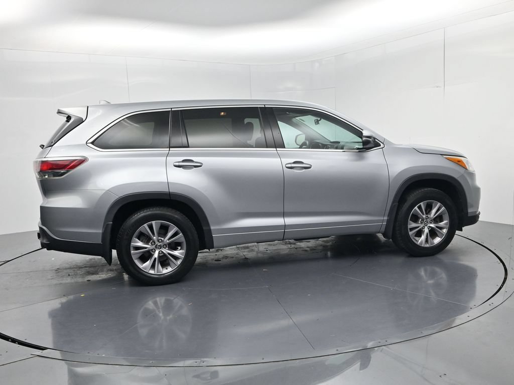 Used 2016 Toyota Highlander Plus AWD/4WD image 8