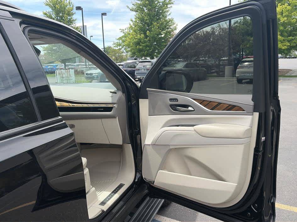 Used 2022 Cadillac Escalade Sport Platinum AWD/4WD image 27