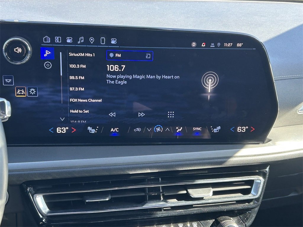 Used 2025 Chevrolet Traverse LT image 19