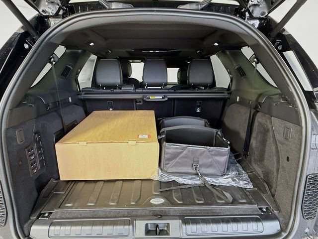 New 2026 Land Rover Discovery Limited Edition AWD/4WD image 28