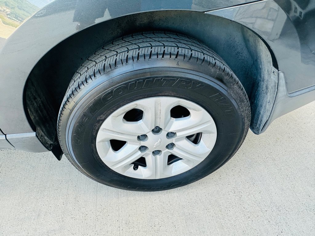 Used 2013 Chevrolet Traverse LS FWD image 25