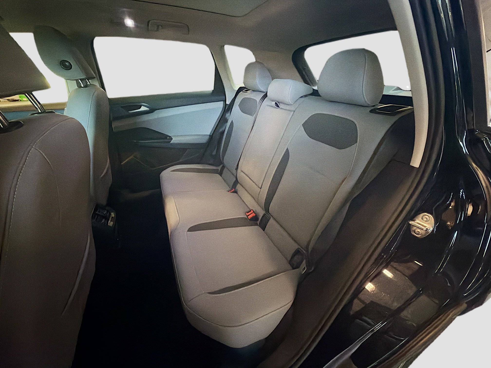 Used 2024 Volkswagen Taos SE image 29