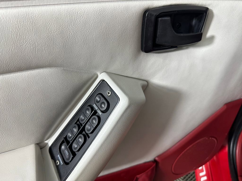 Used 1992 Ford Mustang GT image 28